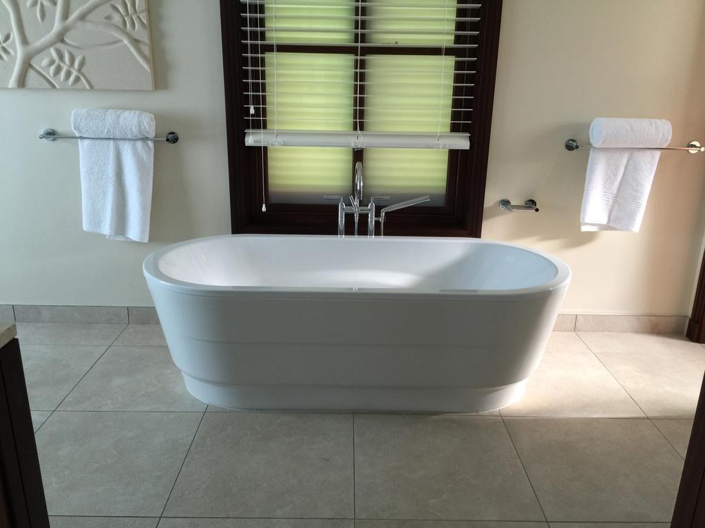 Private Sea View Villa Eden Island Room photo